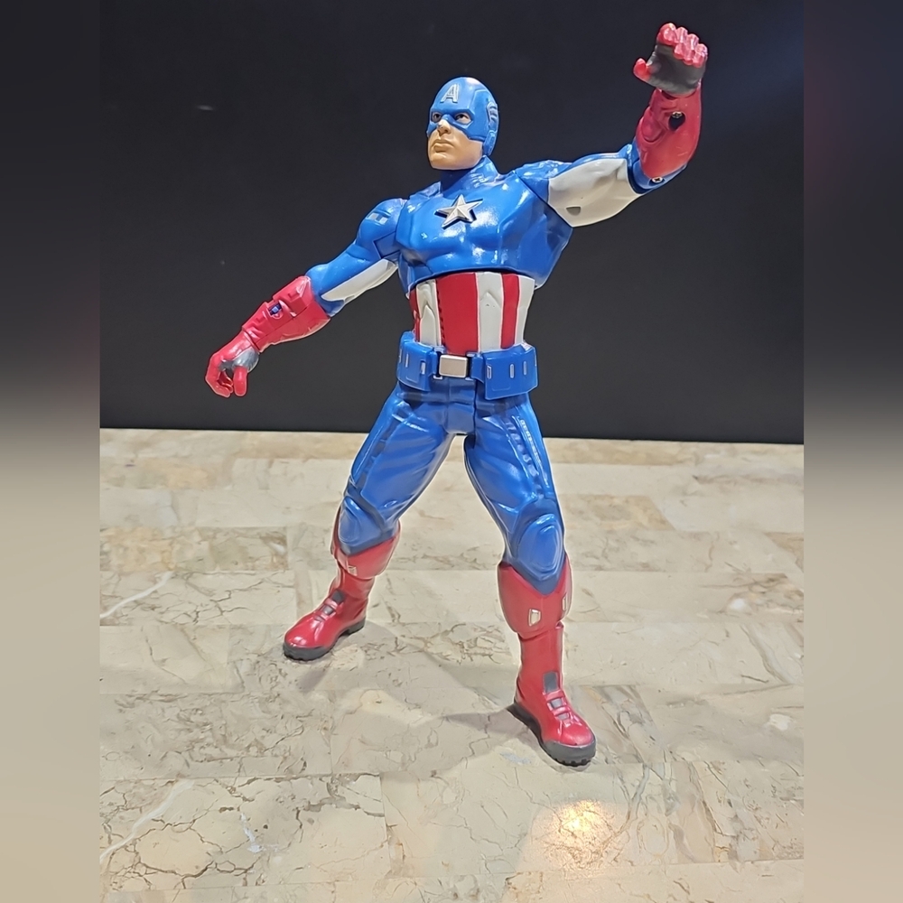Marvel Avengers Captain America Talking Electronic Action Figure 2012, 10"